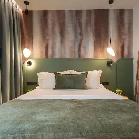 Nama Iconic South * فولوس